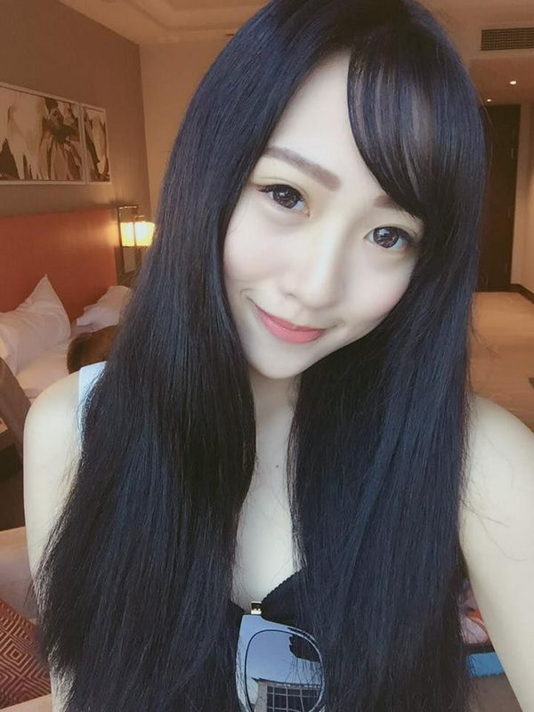 璇璇儿Syuan清新电眸美少女