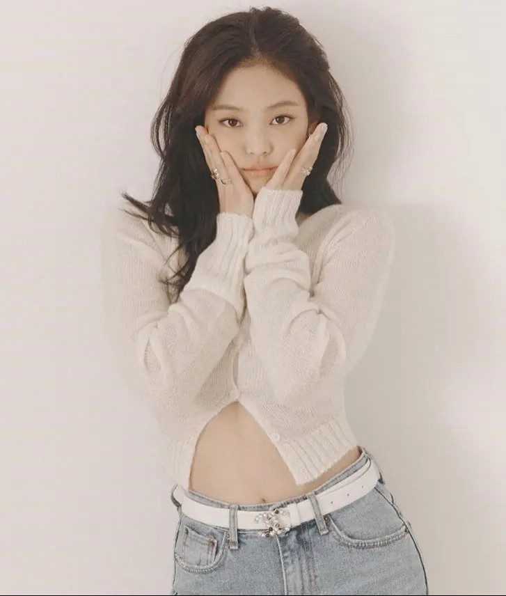 Jennie质感杂志封面写真图片