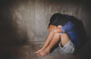 操女孩(广州37岁男子入室强奸11岁女孩，被抓后说：我是她亲戚，没想强奸)