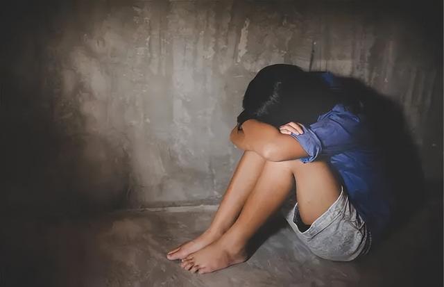 广州37岁男子入室强奸11岁女孩，被抓后说：我是她亲戚，没想强奸