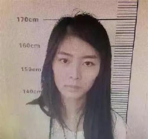 美女辅警利用美色让9人先后迷倒在她石榴裙下