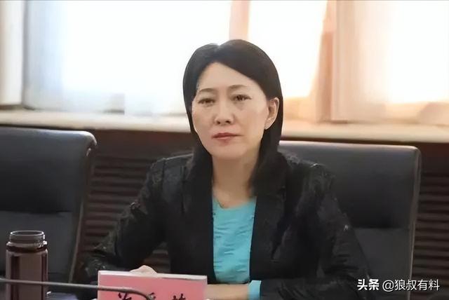 50万“最美屁股”，399万美容保健，5位女官“美容腐败”有多贪？