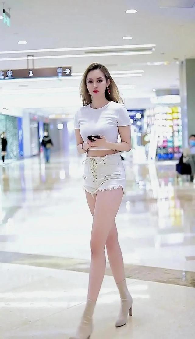 美颜效果中的美女世界