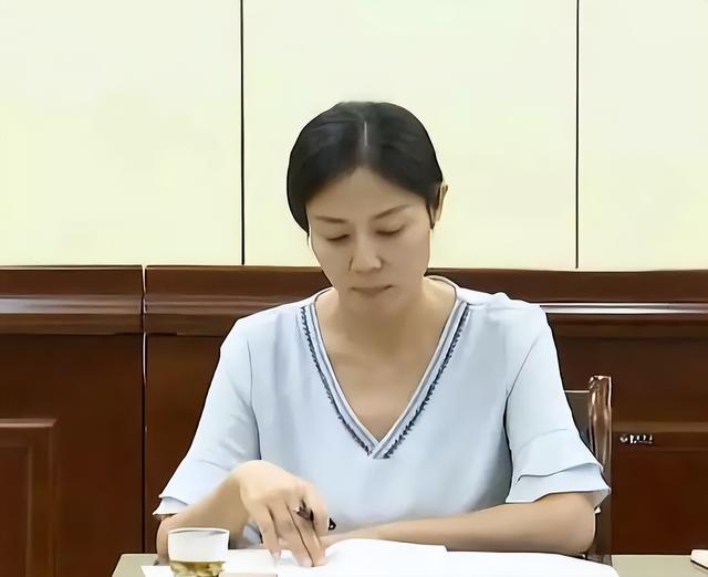 盘点七大美女“女色虎”，包养男宠，以色谋权，不堪入目