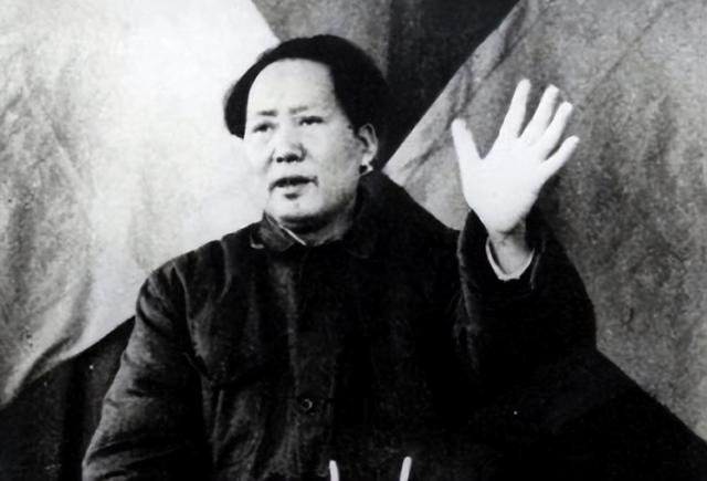 1953年贵州抓获一美女土匪，被捕后无人敢处决，毛主席当场释放