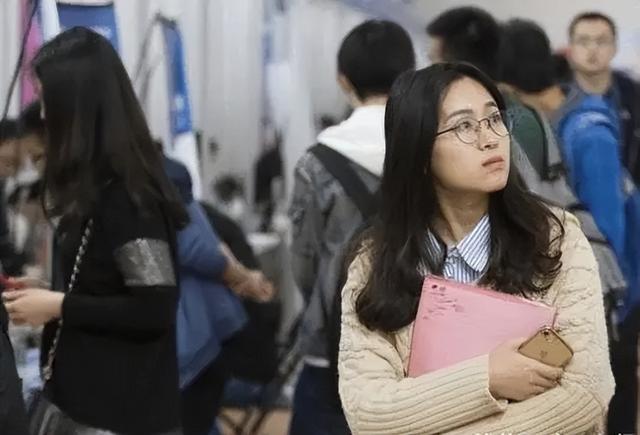 未来5年仍旧是“香饽饽”的专业，待遇好发展前景不错，适合女生