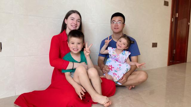 2016年福建农村小伙娶乌克兰美女，生下两个混血宝宝，如今怎样了