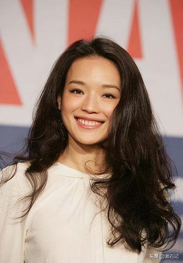 明明长相普通，却让人欲罢不能，这5位“气质美女”个个一眼万年