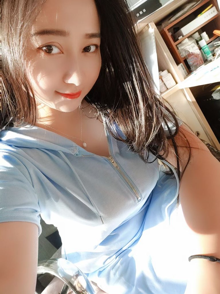 你们的老中青女友