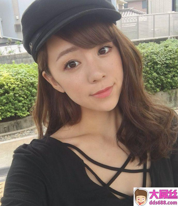 黑田真友香现役女大学生首次泳装写真图