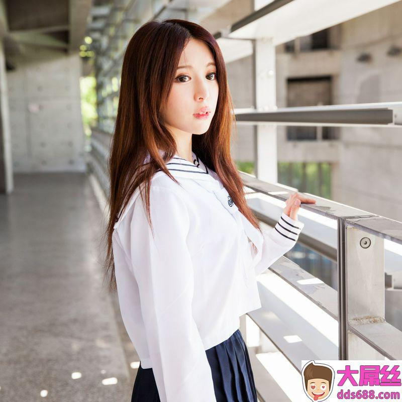 台湾美女张齐郡JULIE长筒袜校服少女