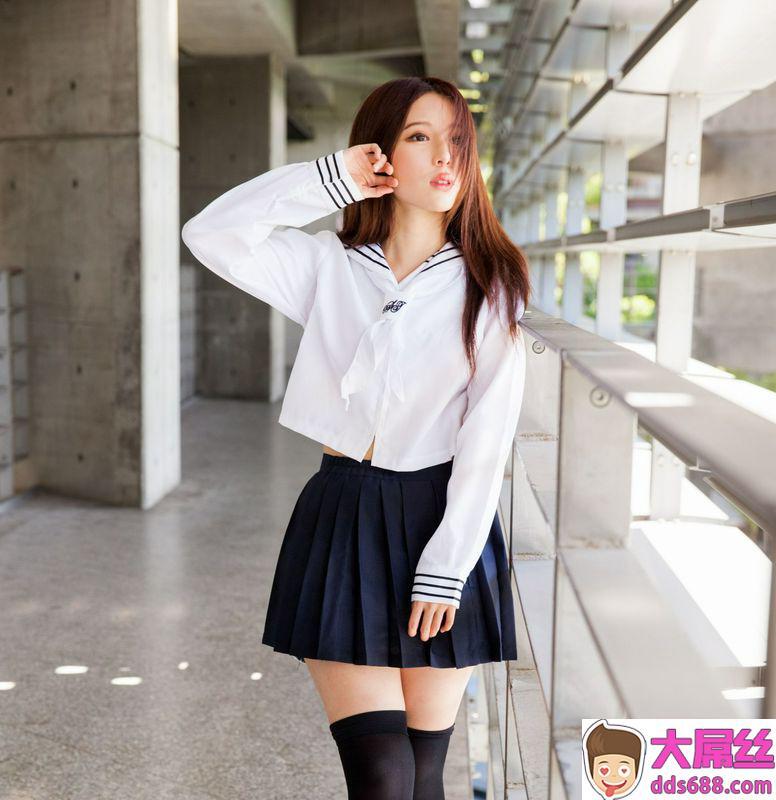 台湾美女张齐郡JULIE长筒袜校服少女