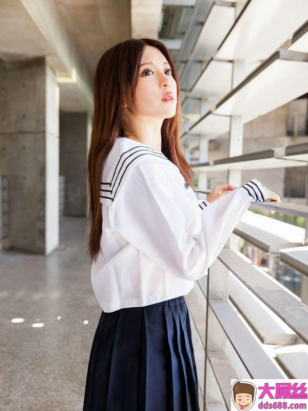 台湾美女张齐郡JULIE长筒袜校服少女