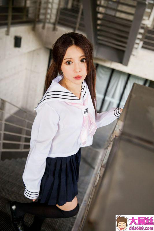 台湾美女张齐郡JULIE长筒袜校服少女