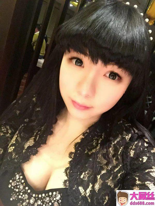 长腿大胸美黄婧智女沦落夜店生活后