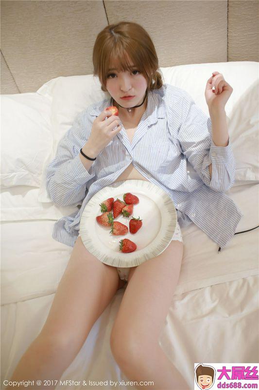 养眼美女伊小七MoMo私房极品写真