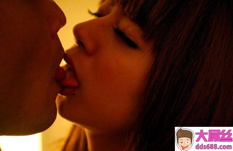 Kissから始まる浓厚ハメ撮りセックス